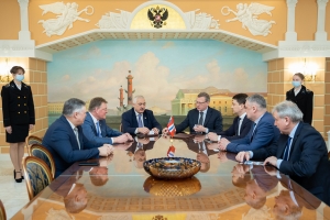 Губкинский университет заключил соглашение о сотрудничестве с Омской областью